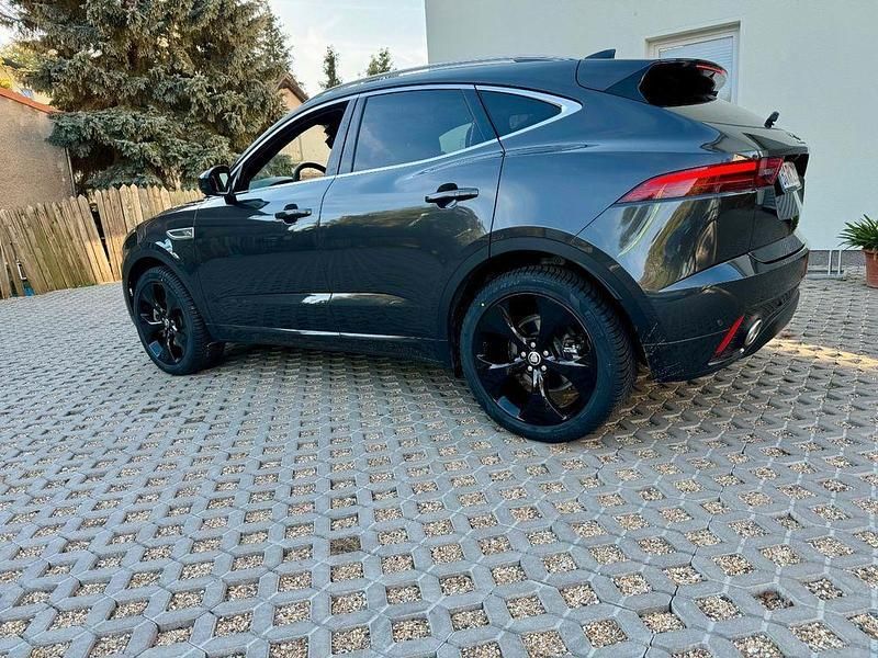 Grau Gebraucht 2024 Jaguar E-Pace R-Dynamic SUV | 48.500 € (Teuer) - Bild 1/4