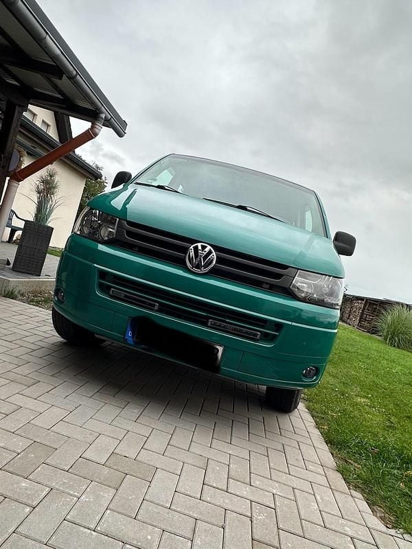 Grün Gebraucht 2010 VW T5 Van | 22.300 € - Bild 1/4