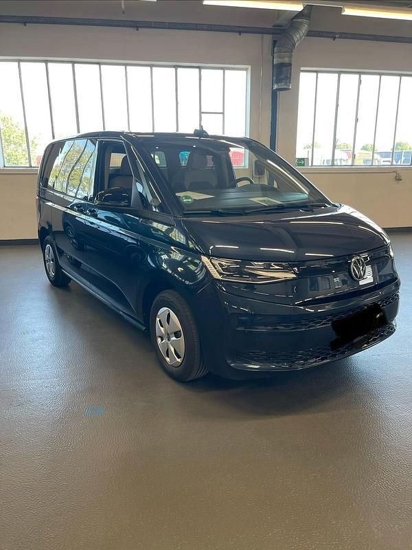 Gebraucht VW Multivan 150 PS (110 kW) 2023 Blau Van