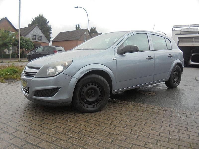 Silber Gebraucht 2009 Opel Astra Basis Limousine | 1.990 € (Fairer Preis) - Bild 1/4