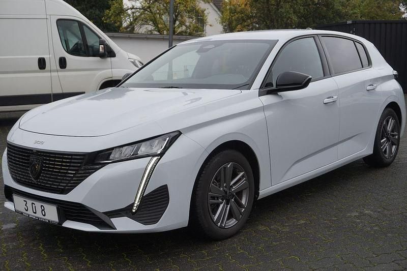 Weiß Gebraucht 2024 Peugeot 308 Allure Limousine | 26.700 € (Fairer Preis) - Bild 1/4