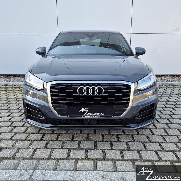 Gebraucht Audi Q2 S-line plus 150 PS (110 kW) 2019 Nanograu SUV