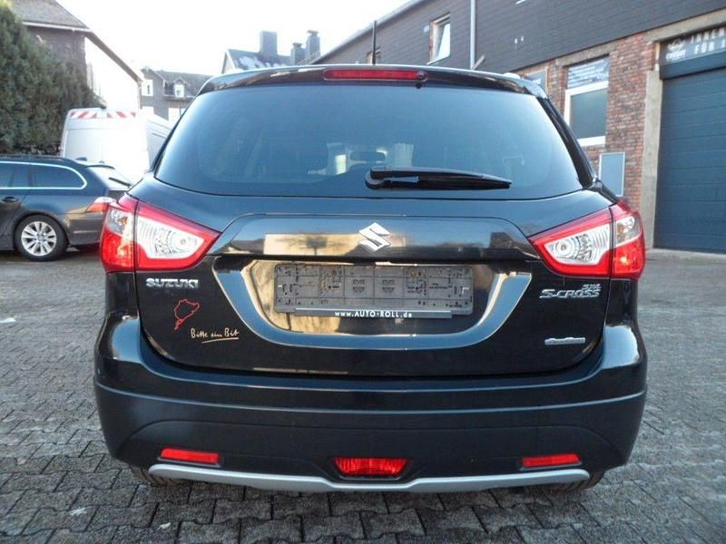 Gebraucht Suzuki SX4 S-Cross Comfort 120 PS (88 kW) 2013 Grau Limousine