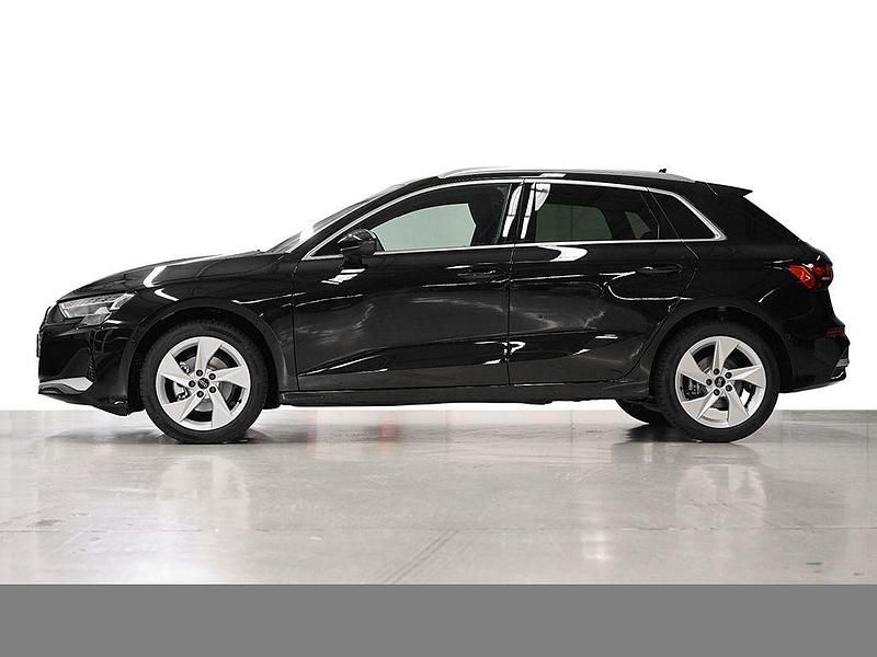 Neu Audi A3 Advanced 150 PS (110 kW) 2025 Mythosschwarz metallic Limousine