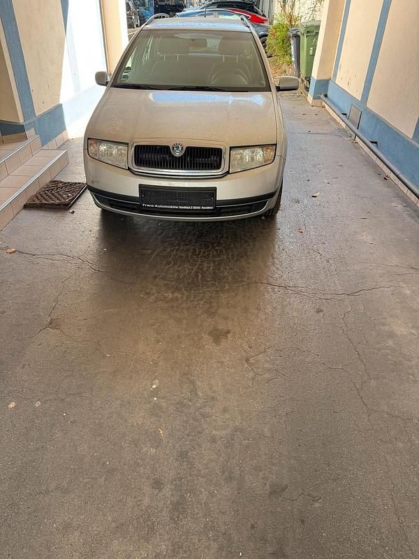 Silber Gebraucht 2003 Skoda Fabia Kleinwagen | 400 € (Superpreis) - Bild 1/4