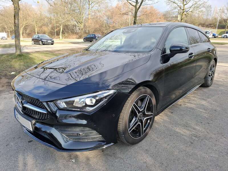Schwarz Gebraucht 2020 Mercedes CLA200 AMG line Kombi | 24.950 € (Guter Preis) - Bild 1/4