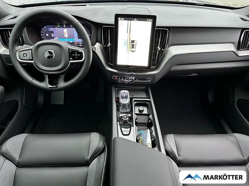 Neu Volvo XC60 Plus 455 PS (334 kW) 2026 Denim blue / metallic SUV