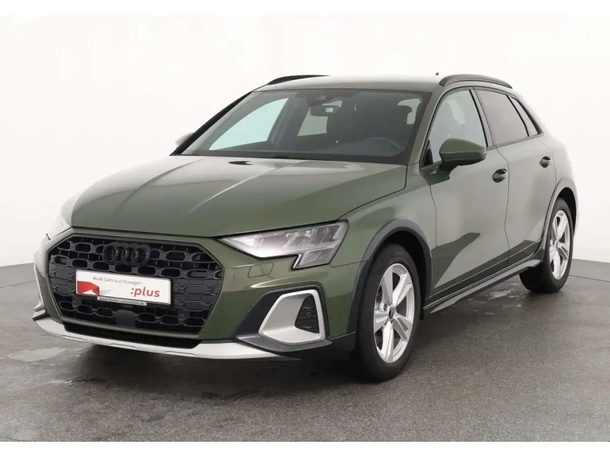 Używany Audi A3 Ambiente 150 KM (110 kW) 2025 Zielony Sedan/Limuzyna