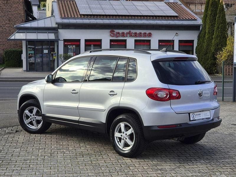 Gebraucht VW Tiguan 140 PS (102 kW) 2010 Silber SUV