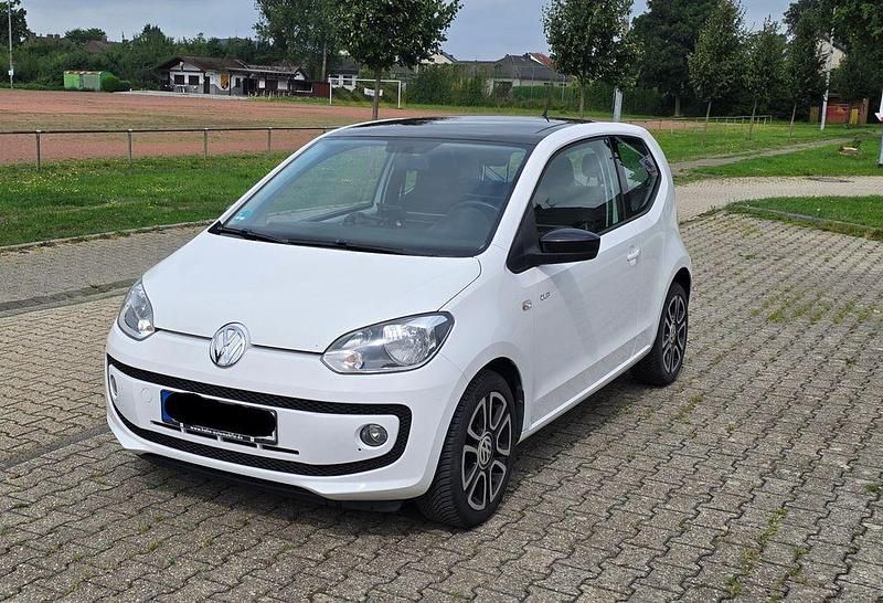 Weiß Gebraucht 2014 VW up! Cup Kleinwagen | 6.850 € (Fairer Preis) - Bild 1/4
