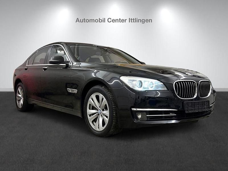 Gebraucht BMW 740 Sport Line 313 PS (230 kW) 2013 Schwarz Limousine