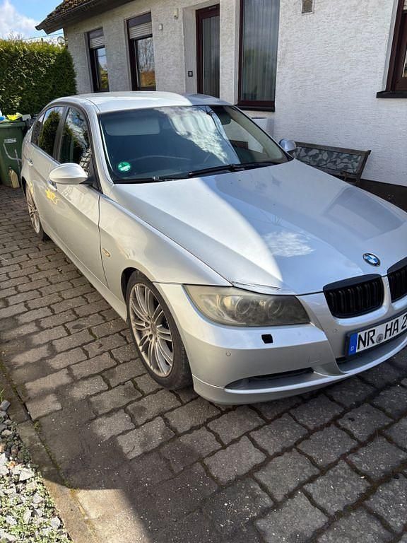 Gebraucht BMW 320 163 PS (119 kW) 2005 Silber Limousine