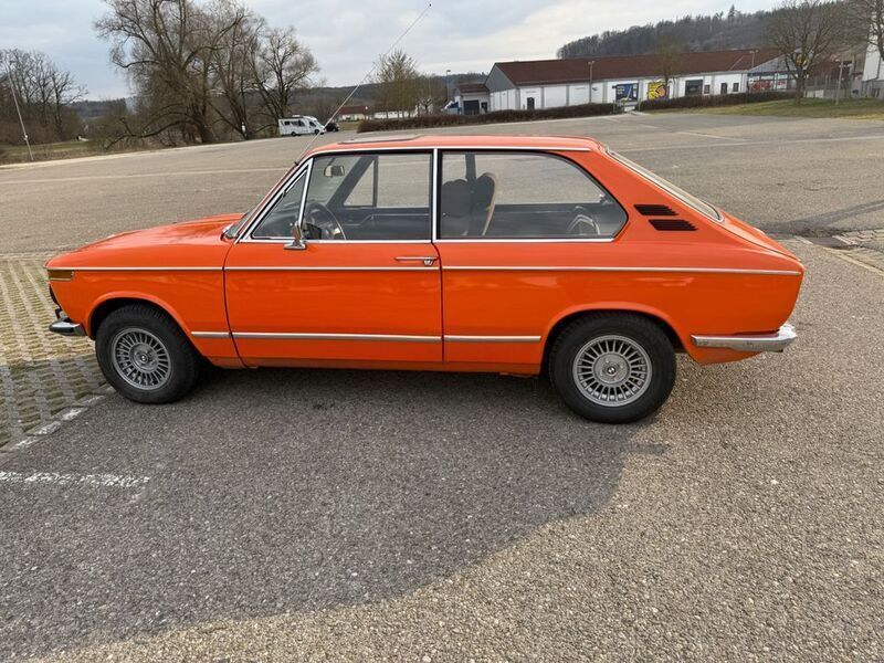 Orange Gebraucht 1971 BMW 1600 Limousine | 16.000 € - Bild 1/4