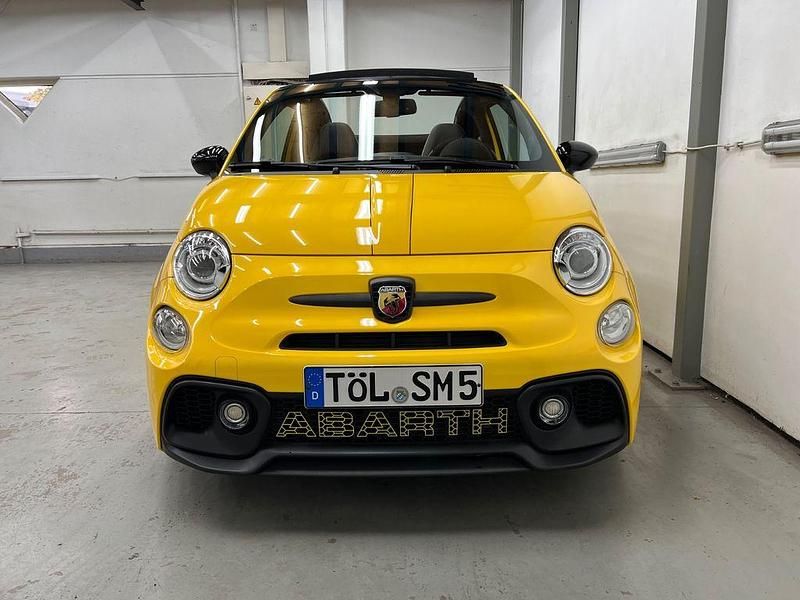 Gebraucht Abarth 595C Competizione 200 PS (147 kW) 2018 Gelb Cabrio