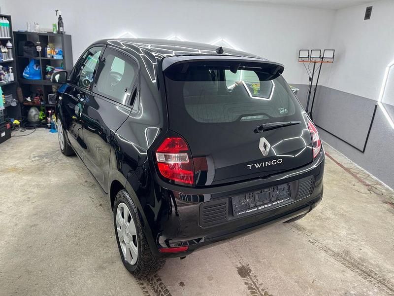 Gebraucht Renault Twingo Life 69 PS (50 kW) 2018 Schwarz Kleinwagen