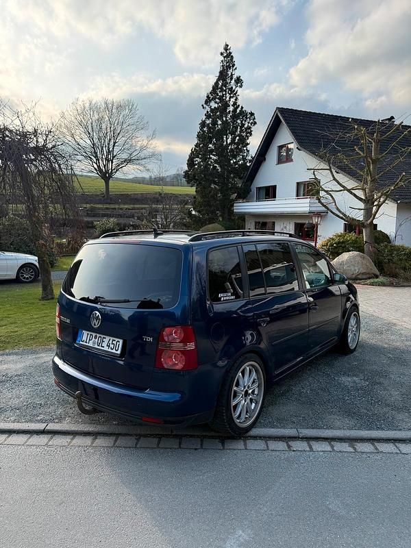 Gebraucht VW Touran 105 PS (77 kW) 2008 Blau Van / Kleinbus