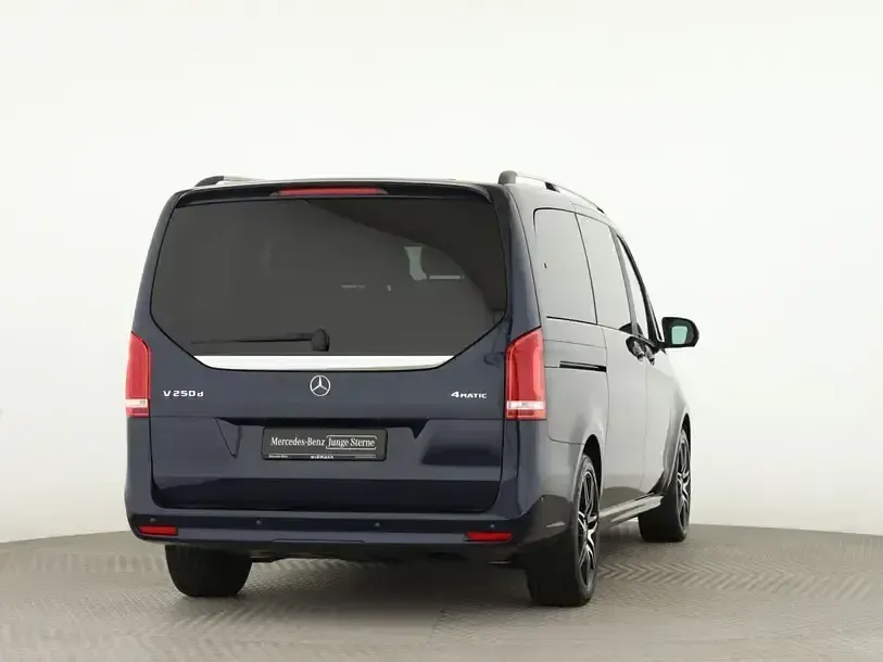 Gebraucht Mercedes V250 Edition 190 PS (139 kW) 2022 Cavansitblau metallic Van / Kleinbus