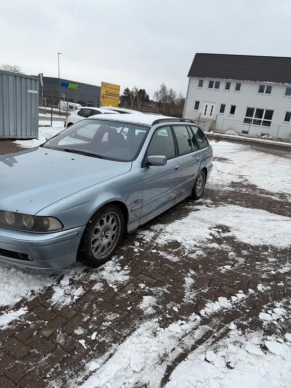 Gebraucht BMW 530 193 PS (141 kW) 2002 Kombi