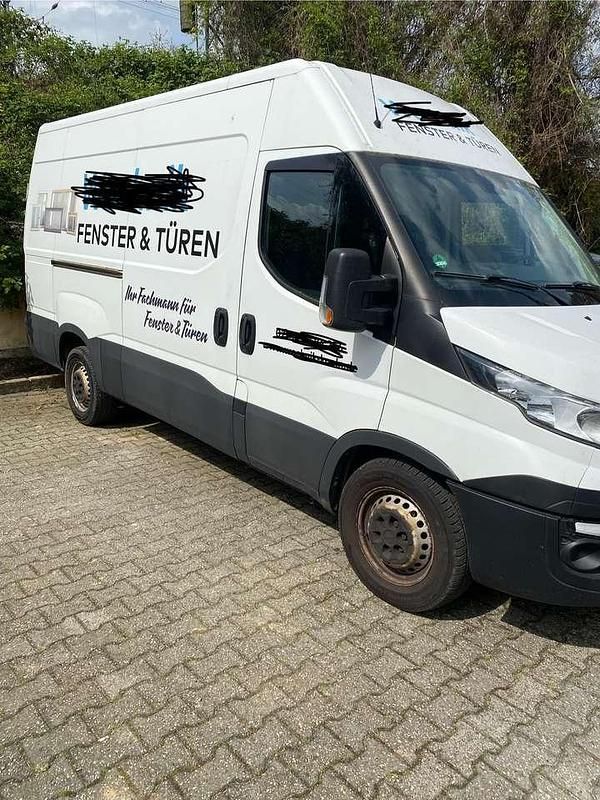 Second-hand Iveco Daily 156 CP (114 kW) 2017 Van