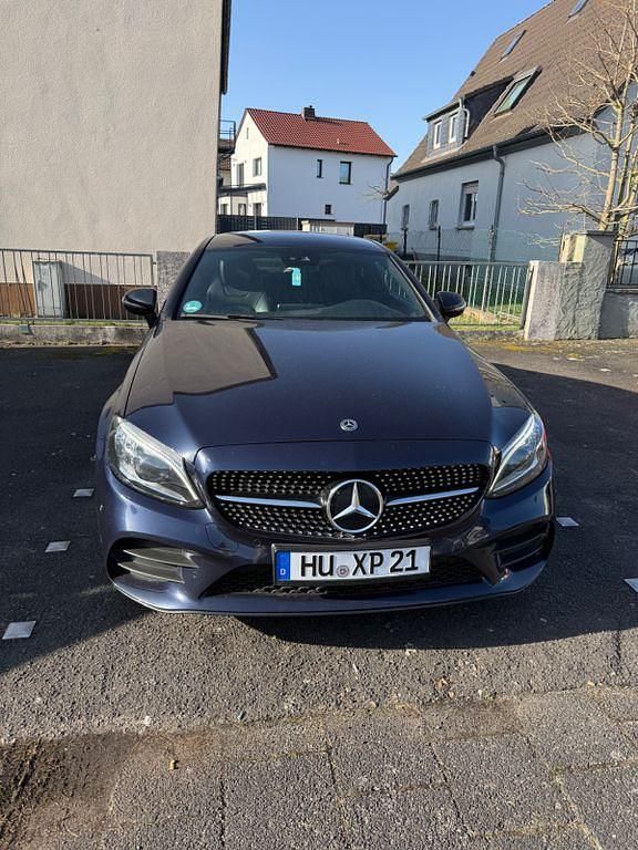 Gebraucht Mercedes C300 258 PS (189 kW) 2018 Blau Coupé