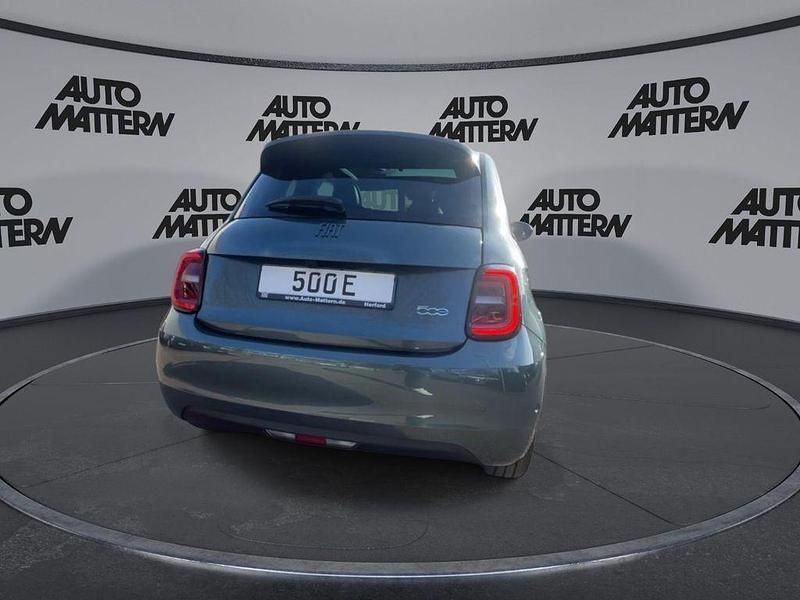 Gebraucht Fiat 500e S 86 kW (118 PS) 2024 Giorgio armani glossy green Kleinwagen
