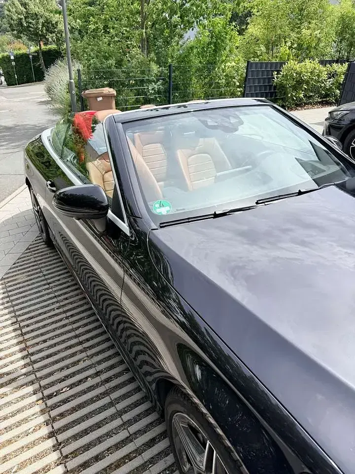 Gebraucht Mercedes C220 AMG 194 PS (142 kW) 2021 Schwarz Cabrio