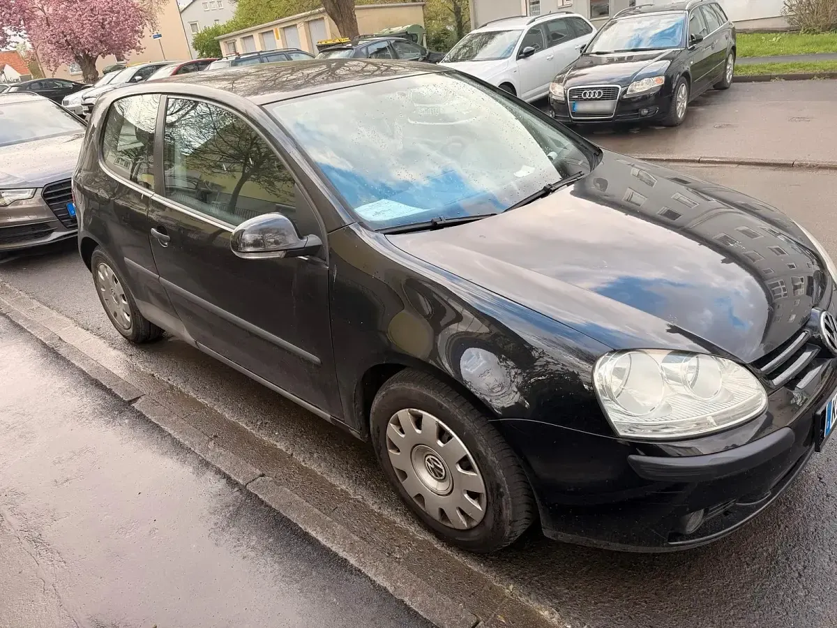 Gebraucht VW Golf V 102 PS (75 kW) 2004 Schwarz Kleinwagen