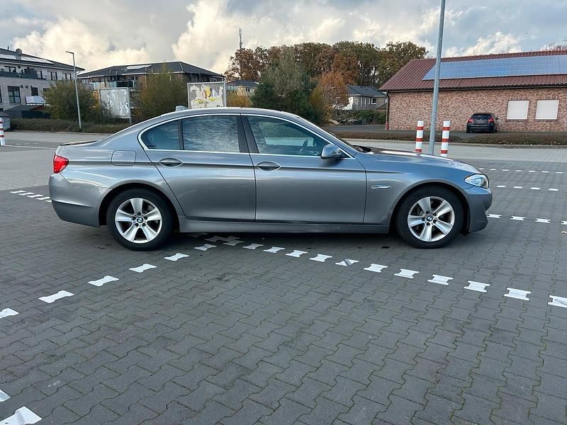 Gebraucht BMW 525 204 PS (150 kW) 2011 Grau Limousine