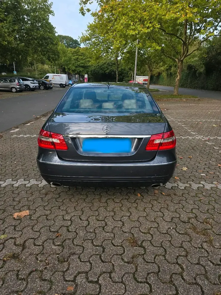 Gebraucht Mercedes E350 231 PS (169 kW) 2009 Schwarz Limousine