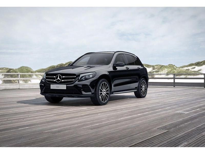 Schwarz Gebraucht 2018 Mercedes GLC220 AMG SUV | 31.686 € (Teuer) - Bild 1/3