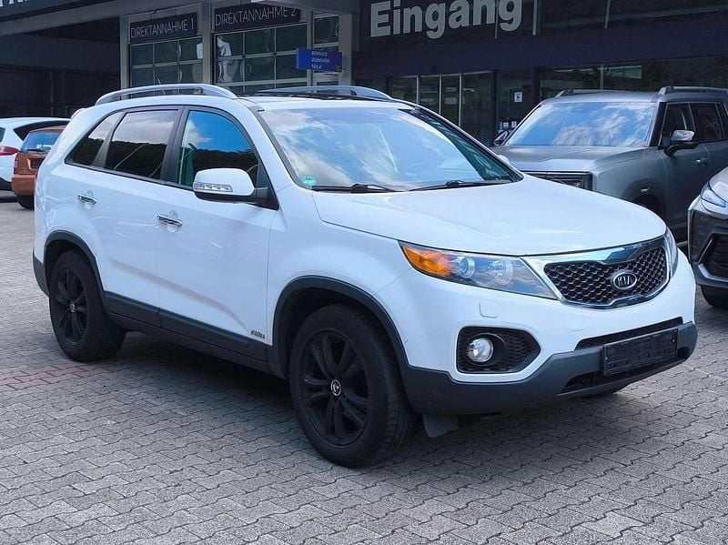 Schneeweiss Gebraucht 2010 Kia Sorento Spirit SUV | 5.899 € (Superpreis) - Bild 1/4