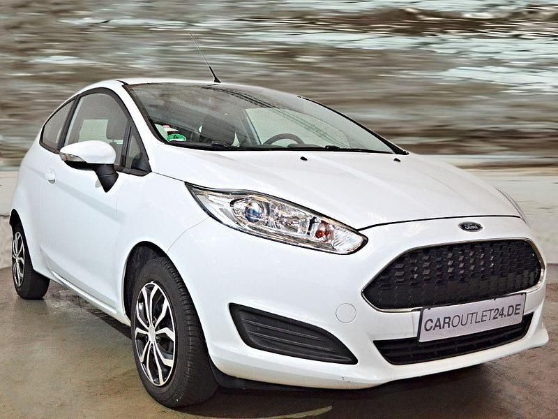 Gebraucht Ford Fiesta 60 PS (44 kW) 2017 Weiß Kleinwagen