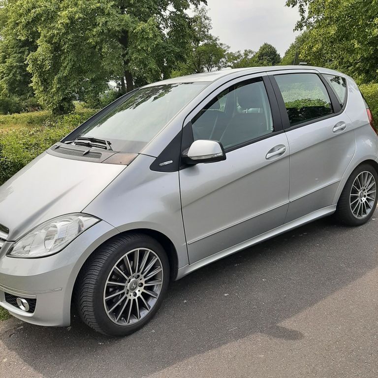 Silber Gebraucht 2011 Mercedes A180 Avantgarde Van / Kleinbus | 4.500 € (Fairer Preis) - Bild 1/4