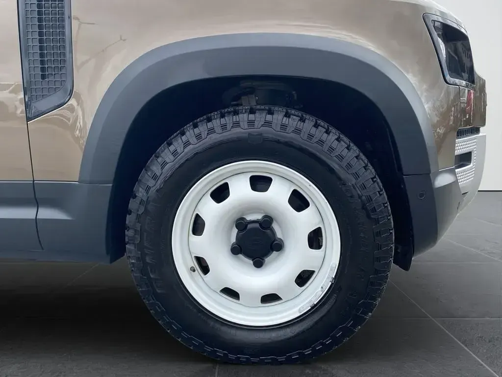 Gebraucht Land Rover Defender 200 PS (147 kW) 2022 Braun SUV