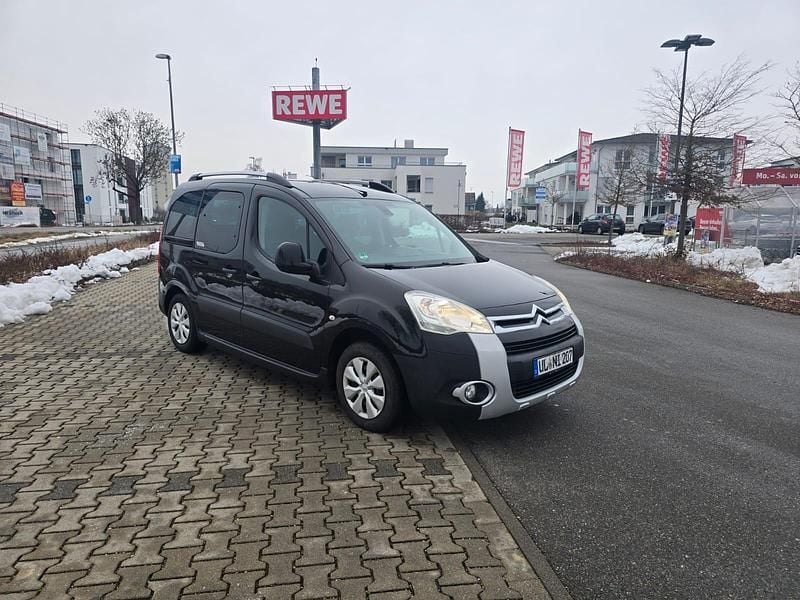 Schwarz Gebraucht 2010 Citroën Berlingo XTR Van / Kleinbus | 5.800 € (Teuer) - Bild 1/4