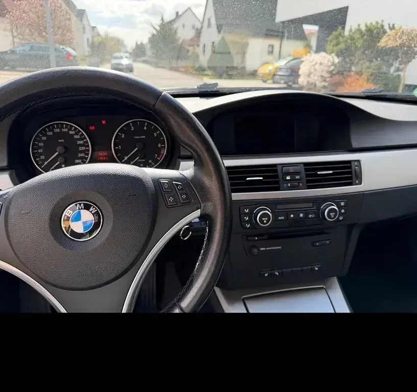 Gebraucht BMW 320 150 PS (110 kW) 2007 Schwarz Kombi