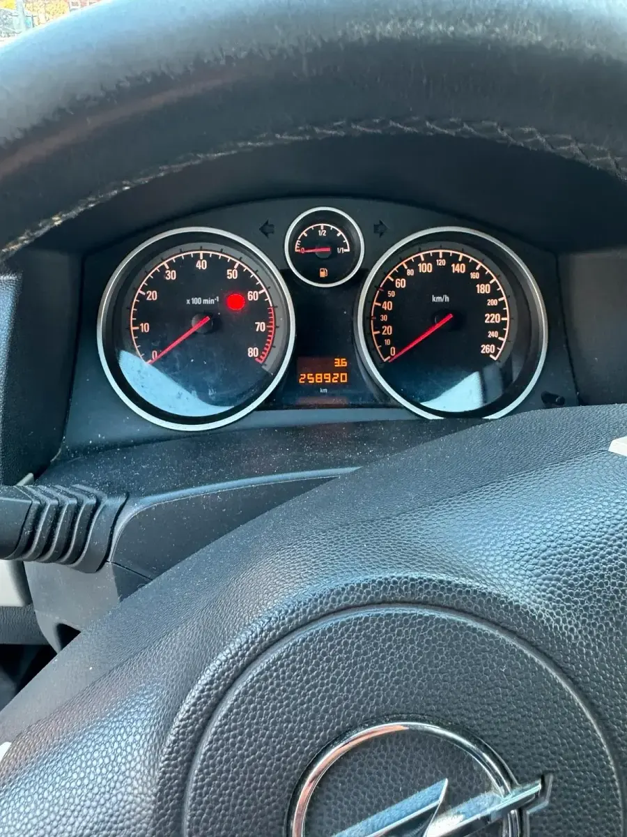Gebraucht Opel Astra 140 PS (102 kW) 2006 Schwarz Cabrio