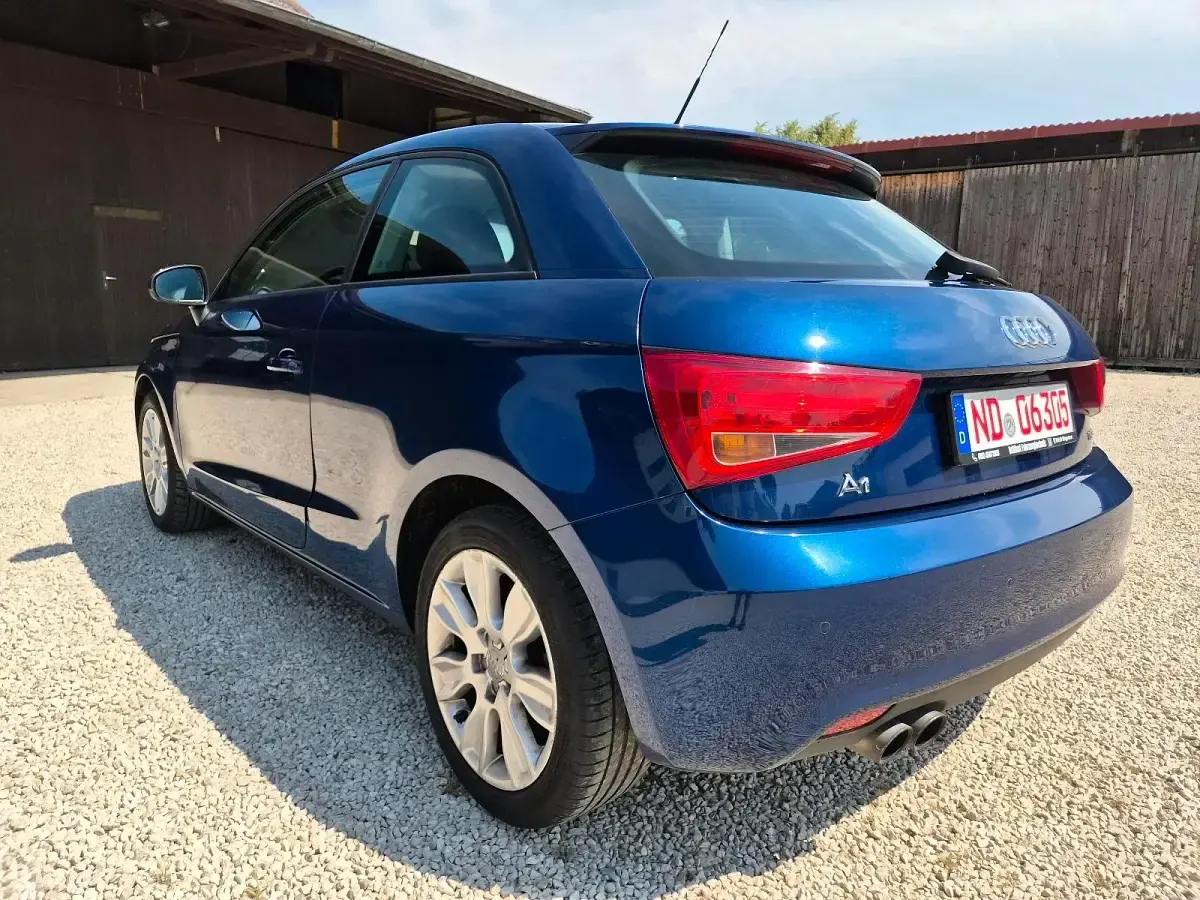 Gebraucht Audi A1 122 PS (89 kW) 2011 Blau Kleinwagen