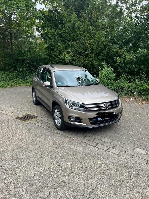 Beige Gebraucht 2015 VW Tiguan SUV | 9.999 € (Superpreis) - Bild 1/4