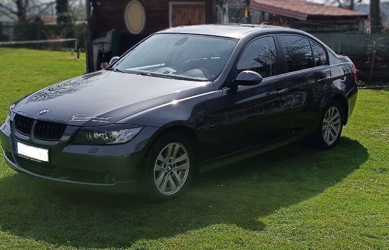 Grau Gebraucht 2008 BMW 320 Limousine | 4.899 € (Fairer Preis) - Bild 1/4