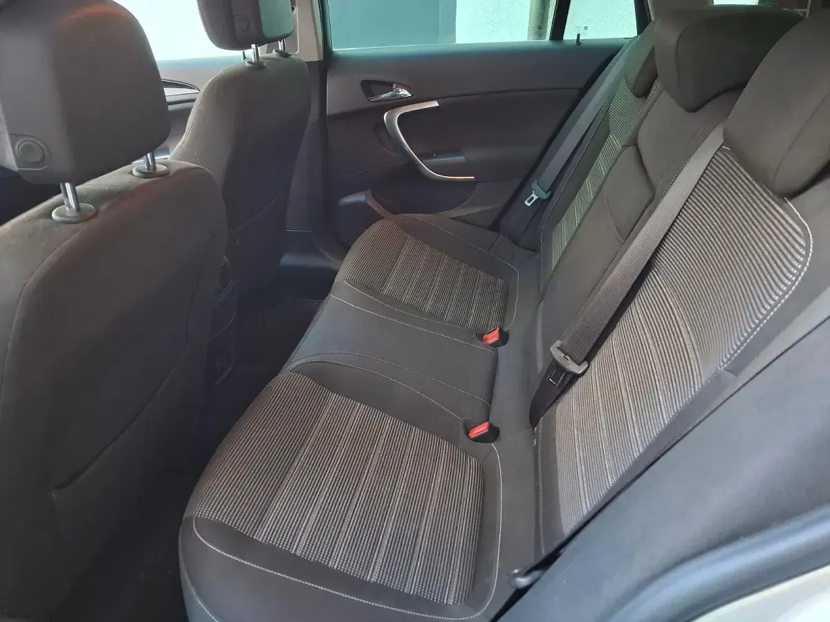 Gebraucht Opel Insignia 160 PS (117 kW) 2013 Silber Kombi