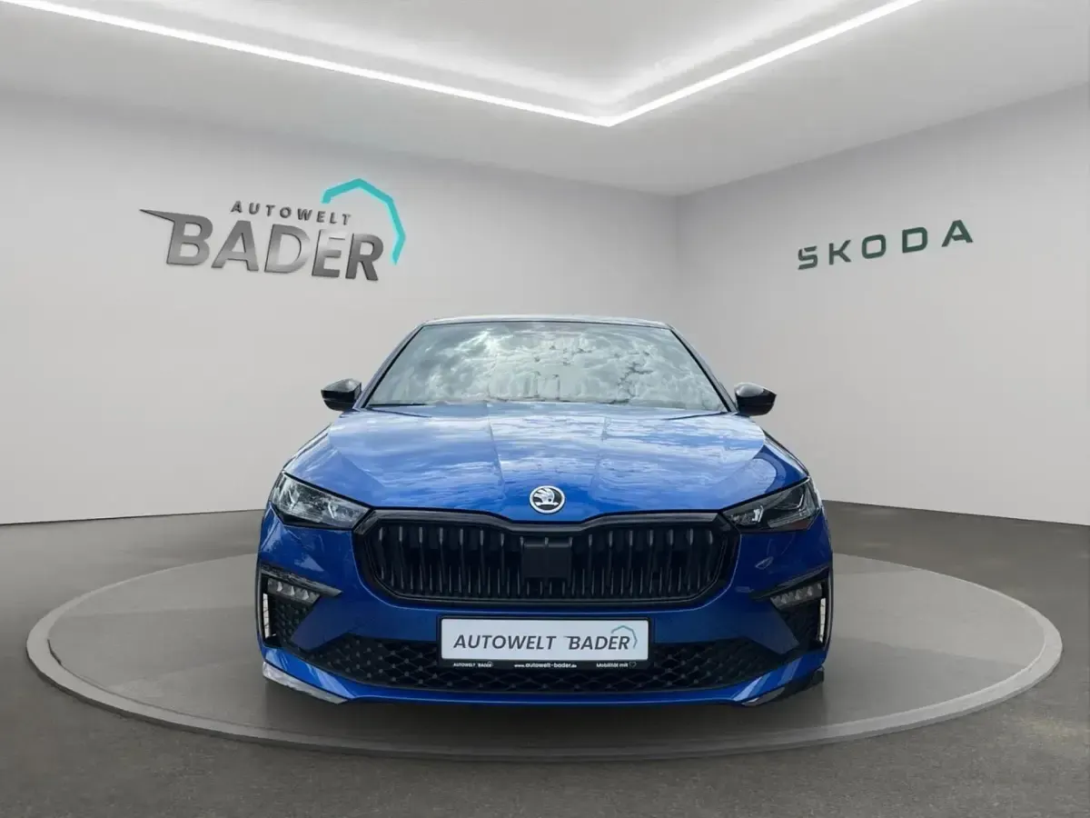 Gebraucht Skoda Scala Monte Carlo 150 PS (110 kW) 2024 Raceblau metallic Kleinwagen