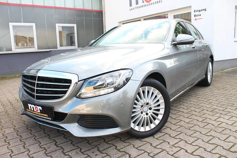 Grau Gebraucht 2015 Mercedes C200 Exclusive Limousine | 17.499 € (Guter Preis) - Bild 1/4