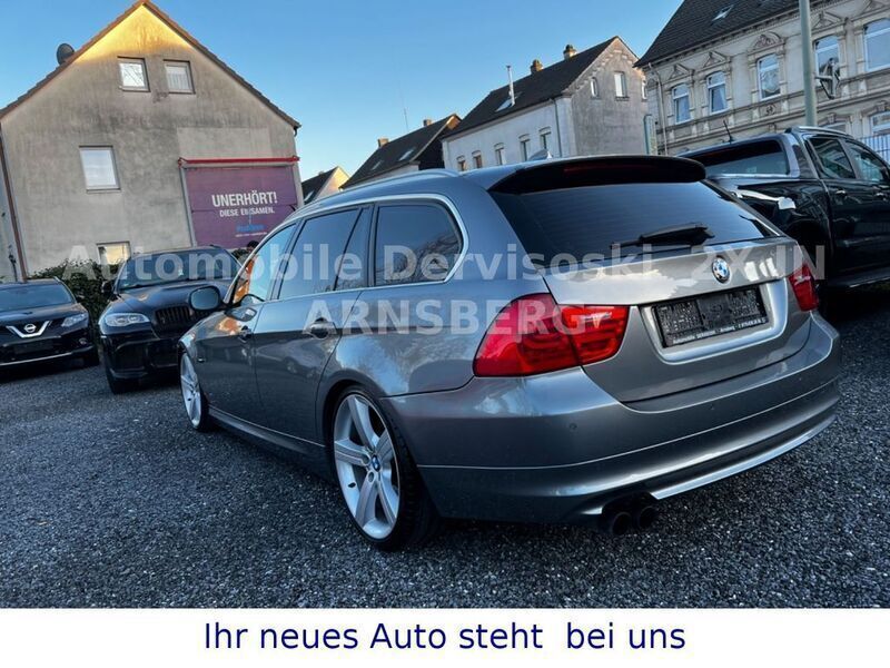 Gebraucht BMW 330 Sport Line 272 PS (200 kW) 2011 Grau Kombi
