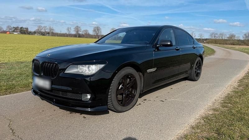 Gebraucht BMW 740 306 PS (225 kW) 2011 Schwarz Limousine