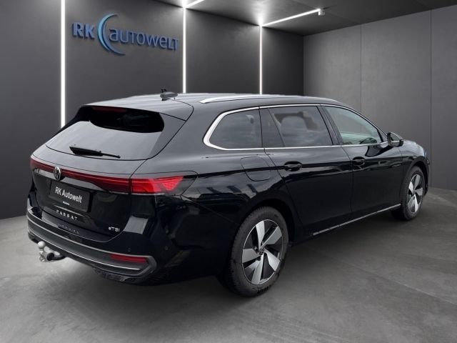 Gebraucht VW Passat IQ Drive 150 PS (110 kW) 2024 Schwarz Kombi