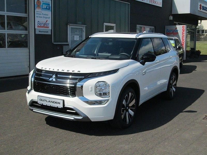 Weiß Neu 2025 Mitsubishi Outlander P-HEV Top SUV | 56.550 € (Teuer) - Bild 1/4