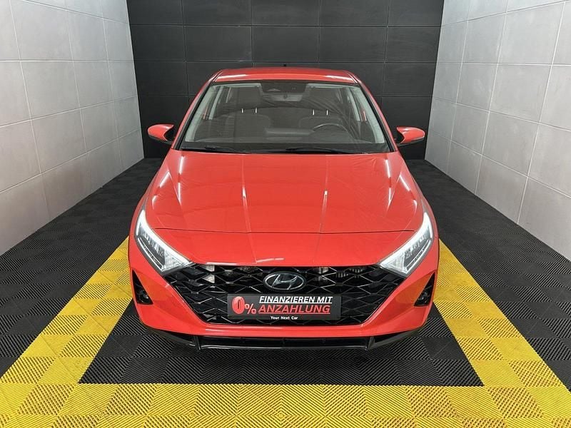 Gebraucht Hyundai i20 101 PS (74 kW) 2021 Rot Kleinwagen