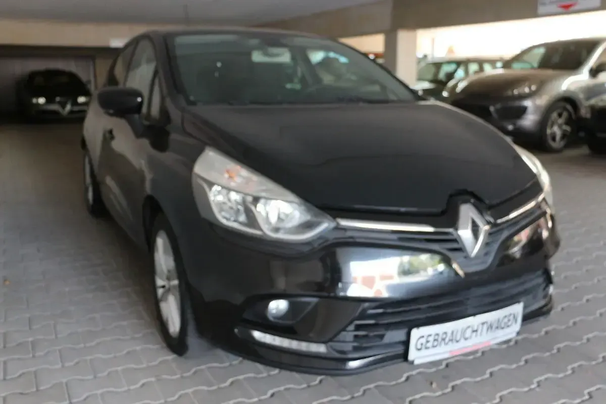 Gebraucht Renault Clio IV LIMITED 118 PS (86 kW) 2017 Schwarz Kleinwagen