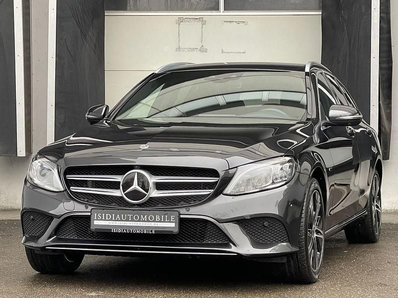 Grau Gebraucht 2020 Mercedes C300e Avantgarde Limousine | 25.800 € (Guter Preis) - Bild 1/4